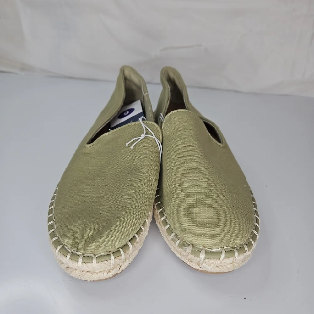 Universal Thread comfortable womens